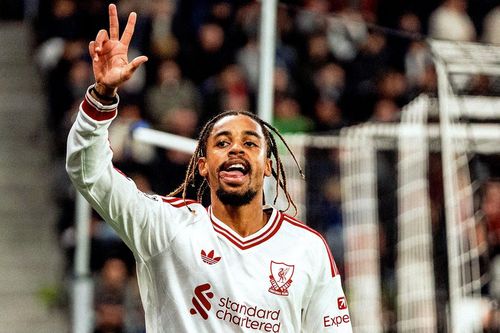 Barcola lập hat-trick, Liverpool thắng kiểu tennis