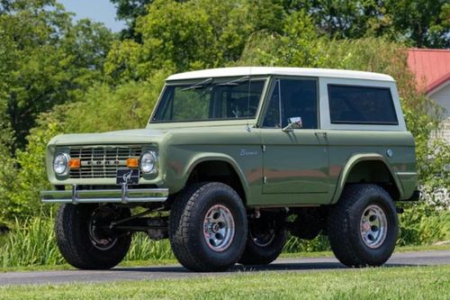 Ford Bronco 1969 phục chế hiện đại với động cơ V8 5.0L, nâng cấp toàn diện