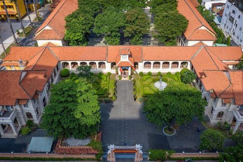 Hai học sinh điểm cao nhất danh sách dự tuyển học sinh giỏi quốc gia ở TPHCM