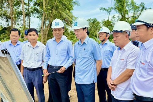 Vĩnh Long tăng tốc giải ngân đầu tư công, phấn đấu tăng trưởng hai con số