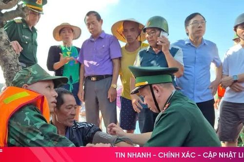 Ngư dân Hà Tĩnh được cứu sống sau 2 ngày trôi dạt trên biển