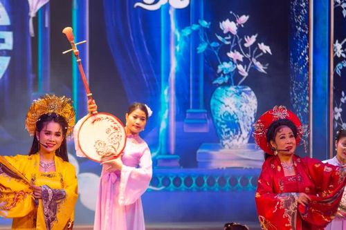 Tổ chức biểu diễn nghệ thuật, thi người đẹp: Không cần chờ cấp giấy phép?
