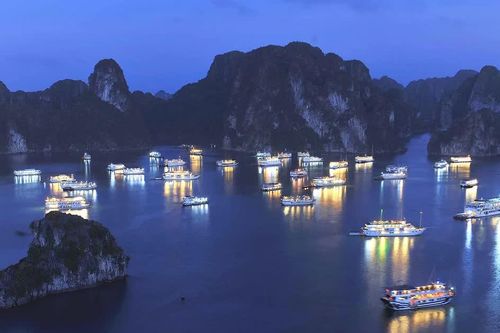 Hơn 30 du thuyền hạng sang sẽ trình diễn pháo hoa trên Vịnh Hạ Long dịp 20/10