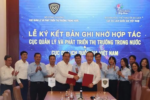 Hợp tác phát triển du lịch mua sắm, mở rộng đầu ra cho hàng Việt