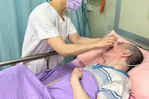 Người đàn ông 72 tuổi suýt tử vong vì ăn thứ 'nhà nào cũng có'