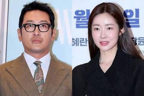 'Ông hoàng phòng vé' Ha Jung Woo cưới nữ diễn viên kém 11 tuổi