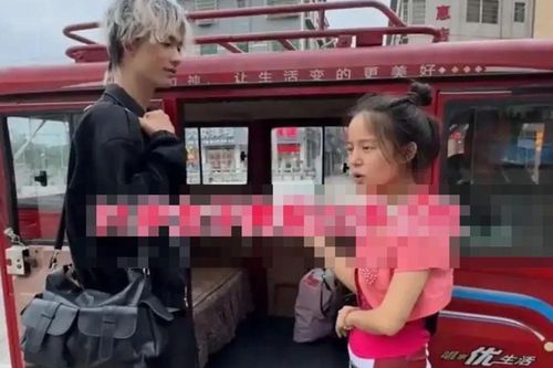 Cô gái để mặt mộc gặp bạn trai kém 9 tuổi quen qua mạng, 'cái kết' khiến nhiều người bất ngờ
