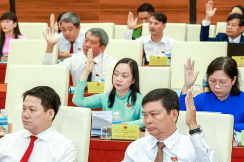 Khánh Hòa thông qua 25 nghị quyết về phát triển kinh tế - xã hội
