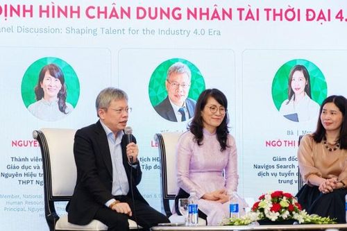 Tân cử nhân thạo công nghệ, lúng túng khi vào việc