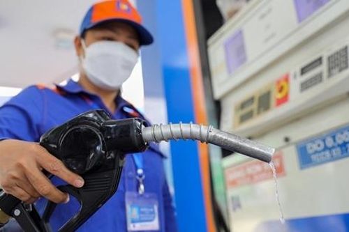 Petrolimex giảm thêm 300 đồng/lít xăng dầu, áp dụng đến ngày 29/10