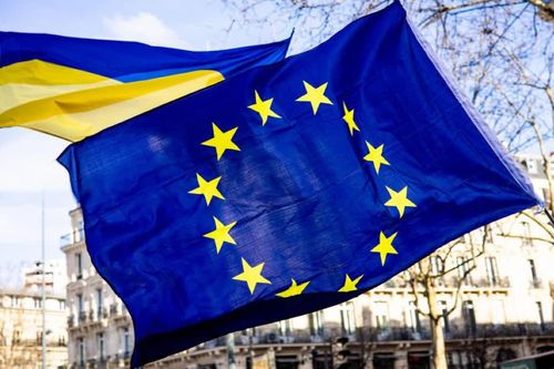 Châu Âu tăng cường hỗ trợ Ukraine giữa bất đồng với Mỹ