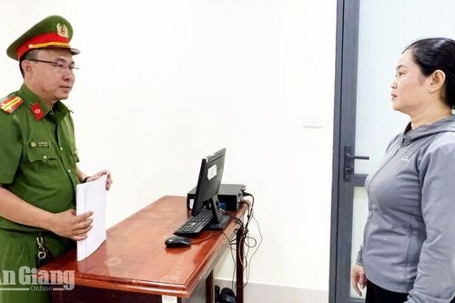 Khởi tố người phụ nữ tiếp tay mua bán trái phép hóa đơn