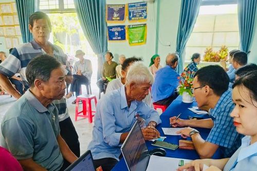 Xây dựng nền hành chính phục vụ
