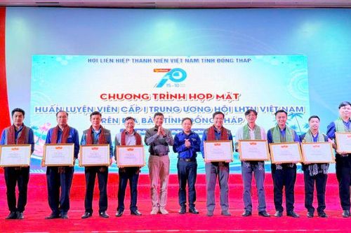 Đồng Tháp: Họp mặt huấn luyện viên thanh niên qua các thời kỳ