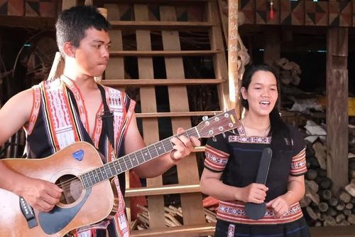 Chung một tình yêu với văn hóa dân tộc