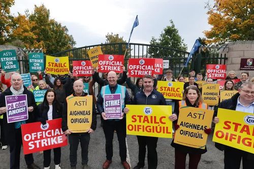 Đình công quy mô lớn làm gián đoạn trường học, bệnh viện tại Ireland