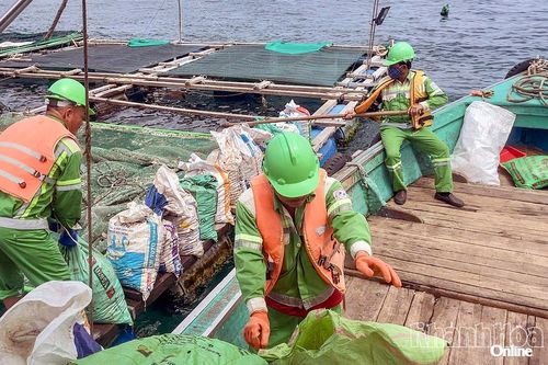 Thu gom rác thải trên biển, đảo: Cần giải pháp lâu dài