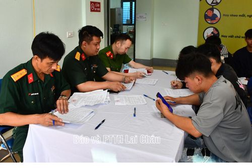 Phường Đoàn Kết tổ chức khám sơ tuyển nghĩa vụ quân sự cho 260 thanh niên