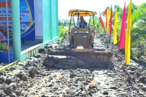 Cà Mau đồng loạt khởi công 22 tuyến đường giao thông nông thôn