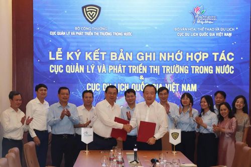 Hợp tác phát triển du lịch mua sắm, mở rộng đầu ra cho hàng Việt