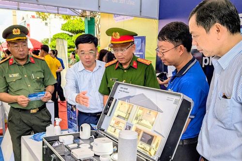 Công an An Giang hưởng ứng Ngày Công dân số Việt Nam