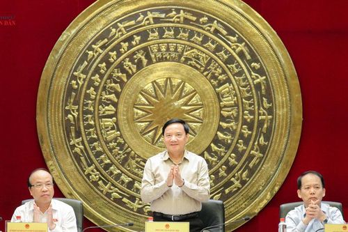 Phó Chủ tịch Quốc hội Nguyễn Khắc Định chủ trì cuộc họp về công tác lập pháp các tháng cuối năm 2026