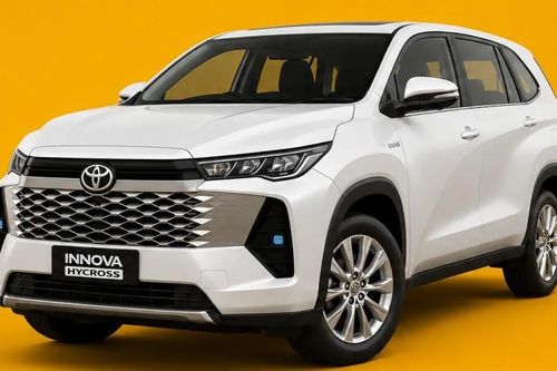 Toyota Innova Cross facelift ấn định ngày ra mắt