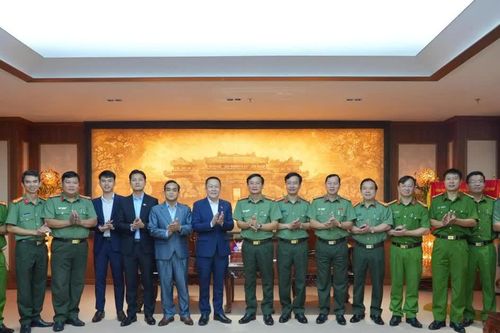 Đoàn Cơ quan đại diện Bộ Công an Lào tại Việt Nam thăm, làm việc với Công an TP Huế