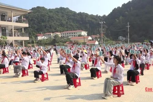 Tuyên truyền phòng, chống tảo hôn và hôn nhân cận huyết thống cho học sinh tại xã Hạ Lang