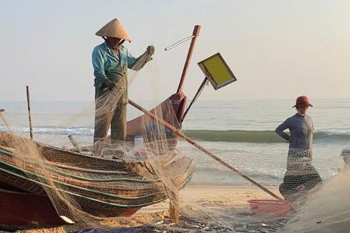 Huế: Đa dạng hóa sinh kế từ nghề biển truyền thống