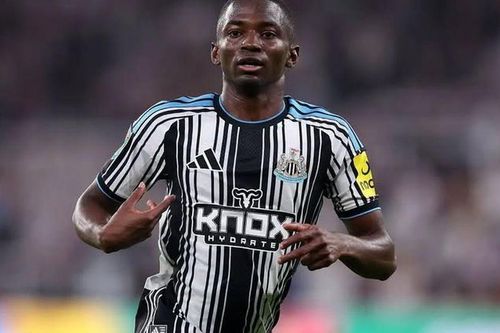 Sao trẻ Newcastle khiến Manchester United và Arsenal đứng ngồi không yên