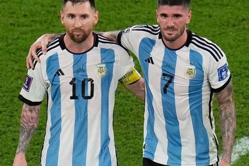 Vì Messi, ngôi sao tuyển Argentina bất ngờ đổi ngày cưới