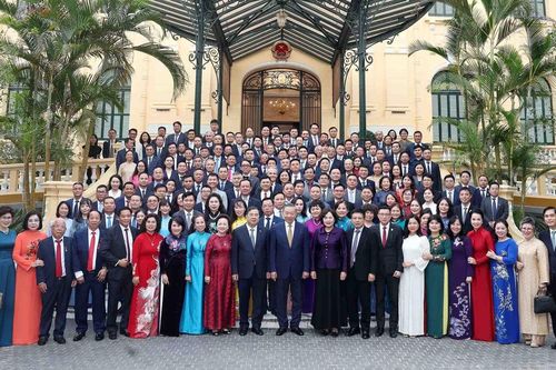 Từ 'cho phép' sang 'khuyến khích': Bước chuyển về tư duy đảng viên làm kinh tế