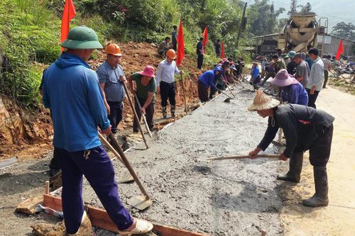 Lào Cai dồn lực đưa hơn 800 tỷ đồng vốn làm đường giao thông về với bản làng