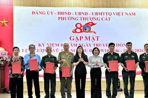 Phường Thượng Cát:Gặp mặt kỷ niệm 80 năm Ngày truyền thống Bộ Tư lệnh Thủ đô Hà Nội