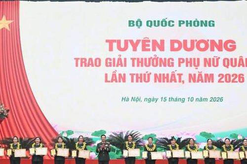 Tôn vinh 15 tập thể, 64 cá nhân nhận Giải thưởng Phụ nữ Quân đội lần thứ nhất