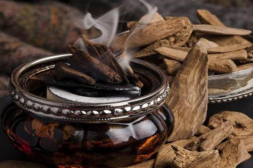 Thời điểm và cách xông nhà chuẩn để xả xui, đón may mắn, bảo vệ sức khỏe cho cả gia đình