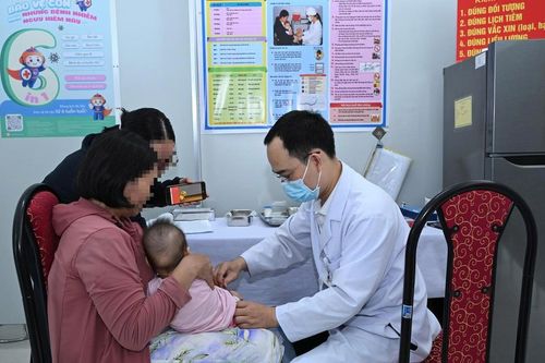 Trẻ mắc bệnh hô hấp ở Huế tăng, khuyến cáo quan trọng phòng bệnh khi giao mùa