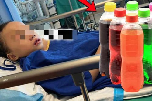 'Nghiện' loại nước này, cậu bé 8 tuổi nhiễm độc niệu, suy thận giai đoạn cuối