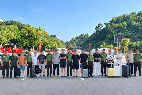 Trục xuất 11 người nước ngoài không khai báo tạm trú, phạt gần 300 triệu