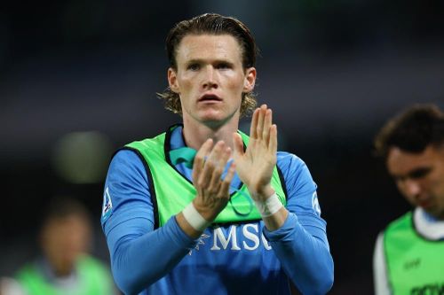 De Bruyne bị đẩy xa khung thành vì McTominay