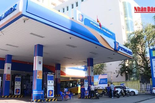 [Video] Petrolimex, PV Oil giảm giá xăng dầu thấp hơn mức điều hành