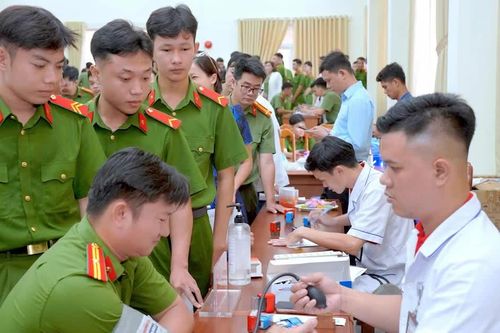 Tuổi trẻ Cà Mau sẻ chia giọt máu hồng vì cộng đồng