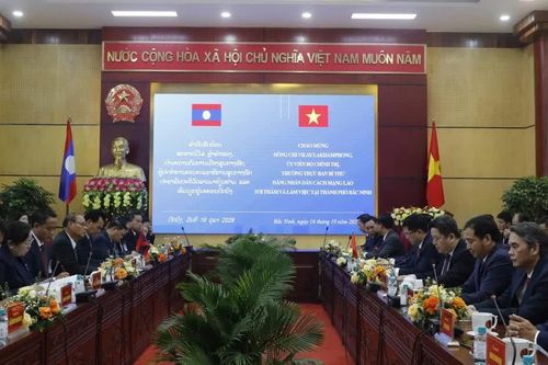 Thường trực Ban Bí thư Trung ương Đảng Nhân dân Cách mạng Lào thăm và làm việc tại thành phố Bắc Ninh
