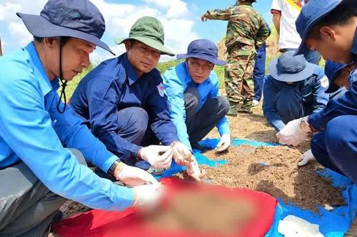 Quy tập thêm 5 hài cốt liệt sĩ trên đất bạn Campuchia