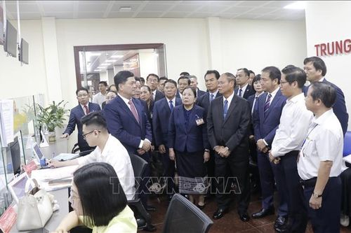 Thường trực Ban Bí thư Trung ương Đảng Nhân dân Cách mạng Lào kết thúc tốt đẹp chuyến thăm Việt Nam