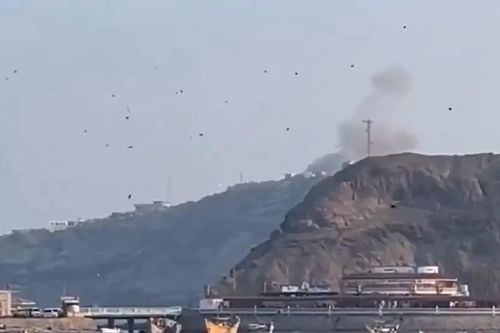 Houthi tấn công dinh Tổng thống Yemen