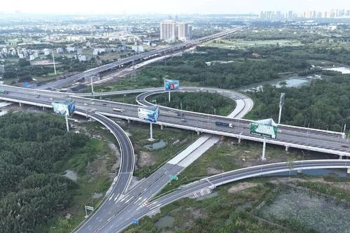 TPHCM tập trung đầu tư hạ tầng đồng bộ, mở rộng không gian phát triển