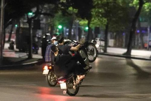 Công bố số điện thoại của Cục trưởng CSGT để người dân phản ánh đua xe