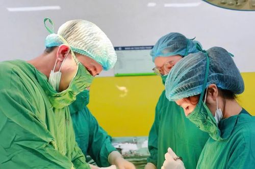 Hành trình giữ tam thai hơn 7 tuần, 3 em bé chào đời ở tuần 35